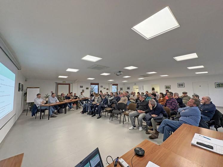 Lundi 12 janvier, à Étampes (Essonne). Les syndicats locaux ont insisté sur l'importance de représenter le monde agricole aux élections municipales.