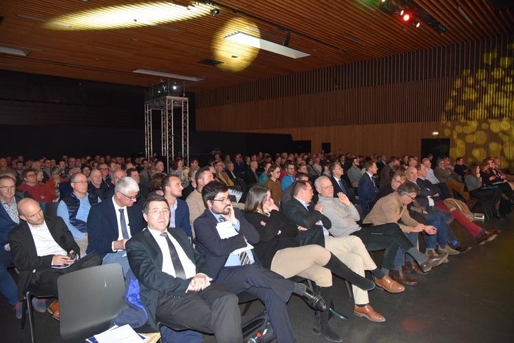 Une salle comble. 