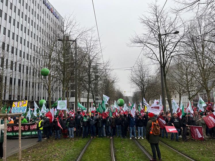 Mardi 20 janvier 2026, à Strasbourg. Les agriculteurs manifestent leur mécontentement face à l'accord de l'Union européenne avec le Mercosur, la taxe sur les engrais via le MACF et la Pac.