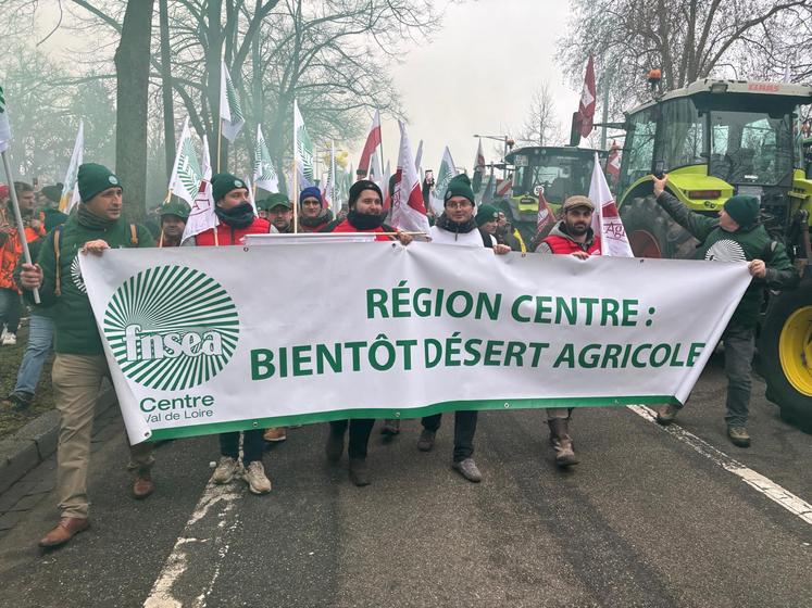 Mardi 20 janvier 2026, à Strasbourg. La région Centre-Val de Loire bien représentée dans les rangs des manifestants.