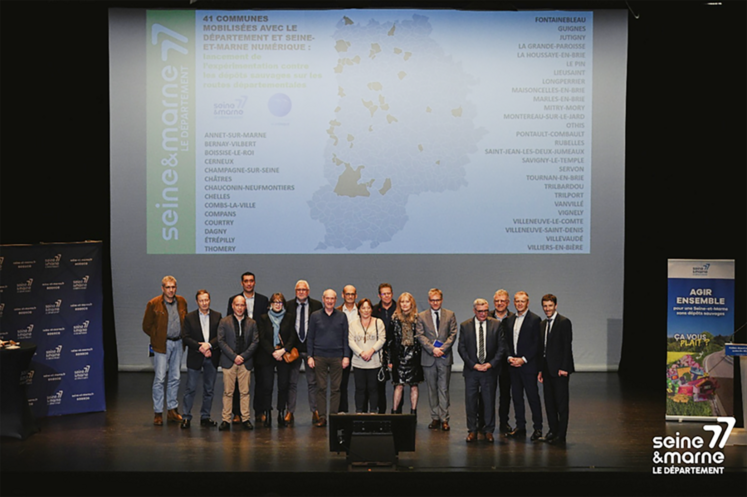 Melun, mardi 9 décembre. Parmi les intervenants aux tables rondes organisées dans le cadre des Assises de lutte contre les dépôts sauvages, figurait le président de la FDSEA 77, Samuel Vandaele. 