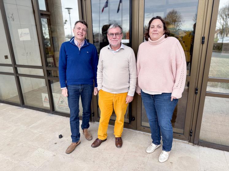 Lundi 26 janvier, à Châteaudun. Xavier Marin, Paul-Henri Doublier et Marie Levassor (de g. à d.), respectivement directeur, président et directrice-adjointe du campus de Nermont. 