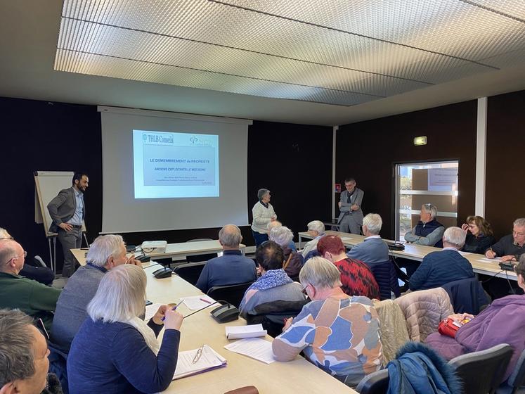 Le Mée-sur-Seine, mercredi 21 janvier. La présidente des anciens exploitants, Monique Berthelot, a accueilli les intervenants. 