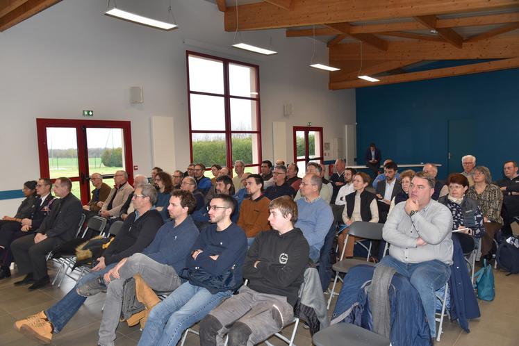 Soisy-Bouy, vendredi 23 janvier. Les cantons FDSEA 77 de Bray-sur-Seine, Provins et Villiers-Saint-Georges ont tenu leur assemblés générale en commun.