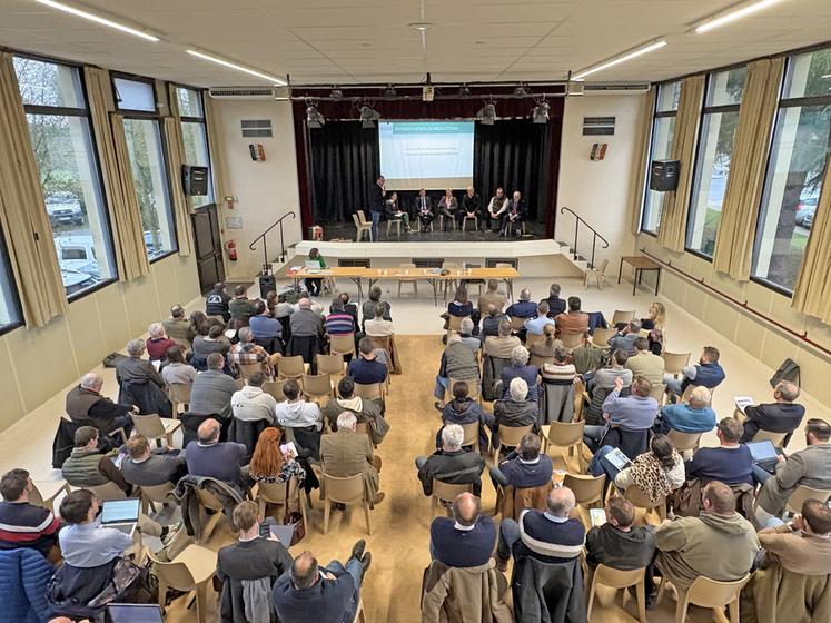 Jeudi 29 janvier, à Ennery (Val-d'Oise). Une table ronde sur la diversification de la production a suscité beaucoup d'intérêt lors de l'AG du Syndicat du Val-d'Oise.