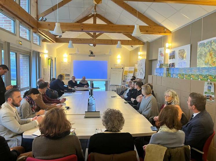 Jeudi 5 février, Feucherolles (Yvelines). Les syndicats de Montfort et de Maule ont tenu leurs assemblées générales locales.