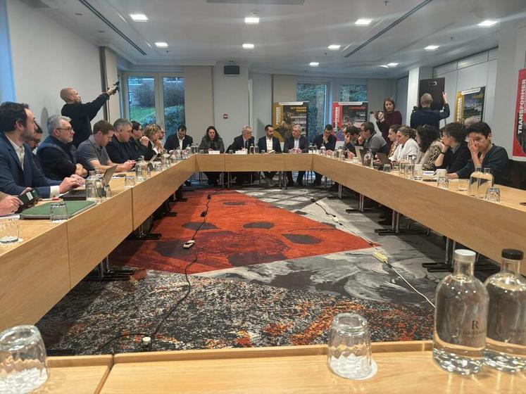 Mardi 27 janvier, à Bruxelles. La délégation Jeunes agriculteurs Centre-Val de Loire a participé aux échanges organisés par la Région lors d'une journée de travail à Bruxelles consacrée aux enjeux agricoles européens.