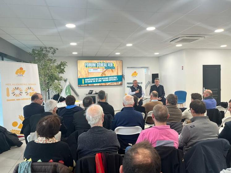 Face à l’affluence, la participation a été limitée à 80 céréaliers lors de cette journée organisée à Beaugency, témoignant de l’intérêt suscité par la situation économique de la filière.