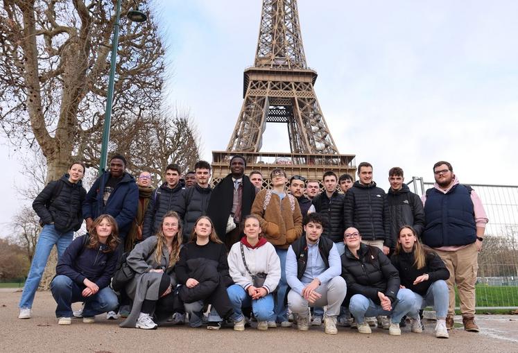 Le 11 février, à Paris. 23 étudiants en BTS du campus NaturAlim de La Saussaye ont visité le Palais Bourbon et participé à un colloque de la FNCuma.