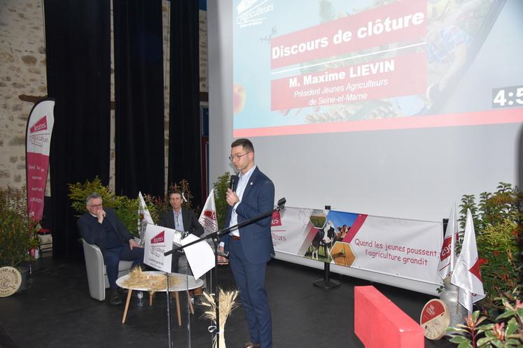 Nangis, jeudi 19 février. Une salle comble pour la dernière allocution en tant que président de JA 77 pour Maxime Liévin.