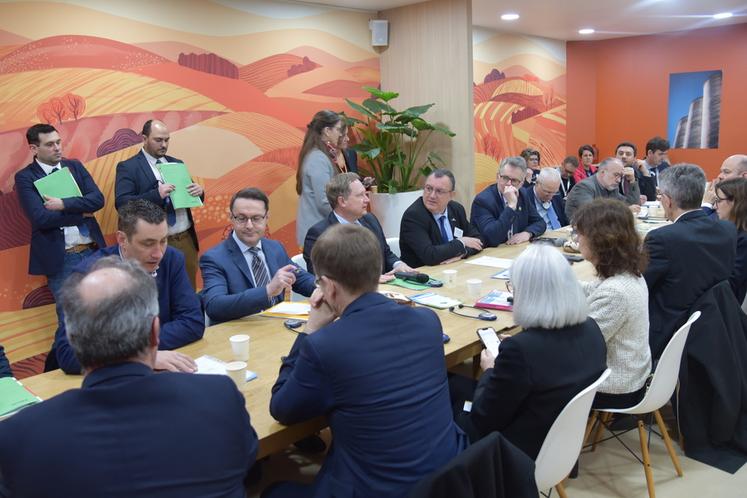 Au cours de la visite des préfets, la question des engrais azotés a été abordée lors d'un arrêt chez Intercéréales avec une crainte de la profession agricole de la non-suspension du MACF.