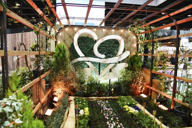 Avec une scénographie végétale fraîche et lumineuse, le stand du Centre-Val de Loire revendique son identité de « jardin de la France » auprès des visiteurs du Salon international de l’agriculture.