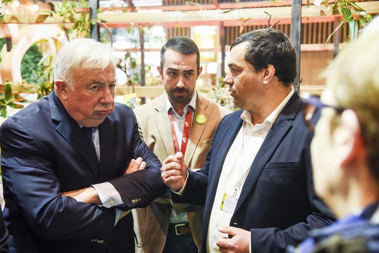 Le président du Sénat, Gérard Larcher (à g.), s'est invité avec quelques sénateurs lors de la visite de la délégation eurélienne. L'occasion pour le président de la Chambre, Yohann Serreau (à d.), de lui dire deux mots sur le contexte actuel.