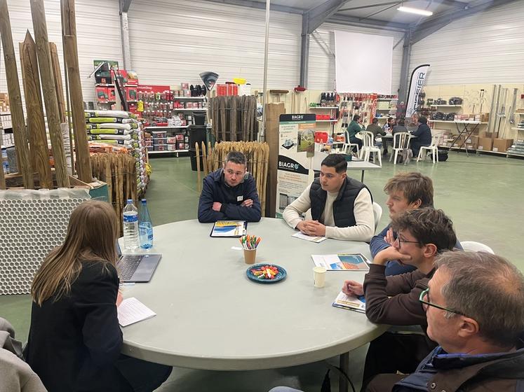 Jeudi 29 janvier, à Noyers-sur-Cher. L'entreprise Pissier a organisé ses Tables rondes d'hiver pour les jeunes agriculteurs.