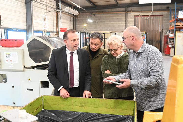 Mercredi 11 février, à Blois. L'entreprise Métaplast a ouvert les portes de son usine de fabrication de tubes et de raccords métalliques aux élus d'Agglopolys.