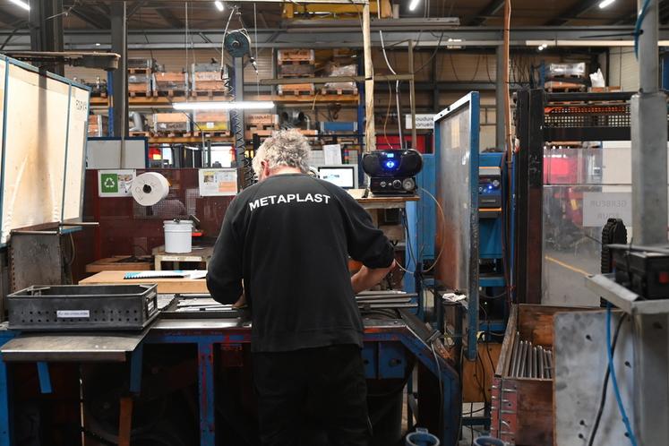 Métaplast emploie 48 salariés sur son site et travaille avec plusieurs secteurs d'activité, dont l'agriculture qui en est l'un des principaux.