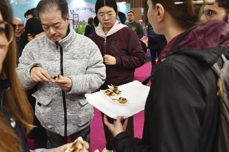 Le poulet au miel 100 % essonnien a eu un grand succès auprès des visiteurs du Salon.