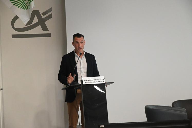 Jean-Michel Schaeffer, administrateur FNSEA et président de la Confédération française de l’aviculture, est intervenu autour de la filière avicole.