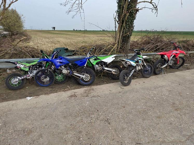 Vendredi 6 mars, au Mesnil-Aubry (Val-d'Oise). Les forces de l'ordre ont saisi cinq engins motorisés au cours d'une opération.