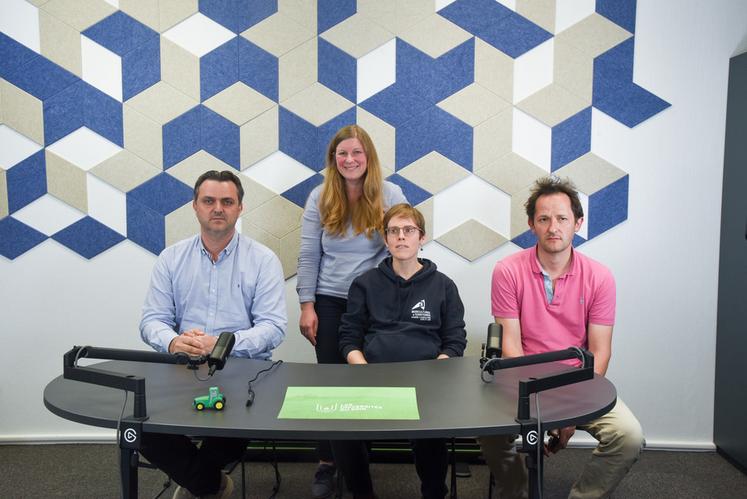 Lundi 9 mars, à Chartres. Les Universités du soir consacrées à l'agriculture bas-carbone, présentées par Élodie Levacher (debout), a permis à la conseillère Emmanuelle Lherbette (au c.) de parler du diagnostic carbone ainsi qu’à Édouard Breton (à g.) et Étienne de Saint-Laumer (à d.) de témoigner de leurs pratiques.