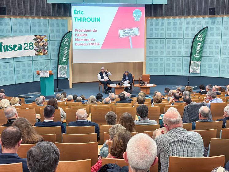 Vendredi 13 mars, à Chartres. La 80e assemblée générale de la FNSEA 28 a été marquée par l'intervention du président de l'AGPB, Éric Thirouin, sur l'avenir de l'agriculture.