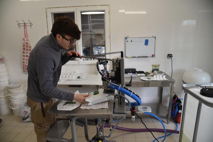 Sans aucun conservateur, ni additif et non pasteurisée, la sève de bouleau bio est conditionnée dans des poches. Celles-ci sont écoresponsables et disposent d’un bouchon sans noir de carbone.