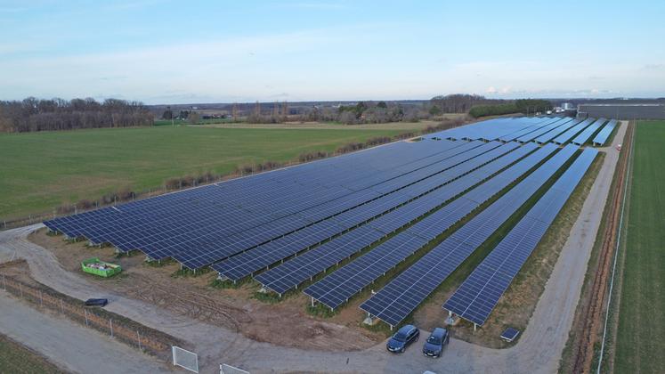 La centrale photovoltaïque de La Cléry, à Saint-Hilaire-les-Andrésis, s’étend sur 4,2 hectares.