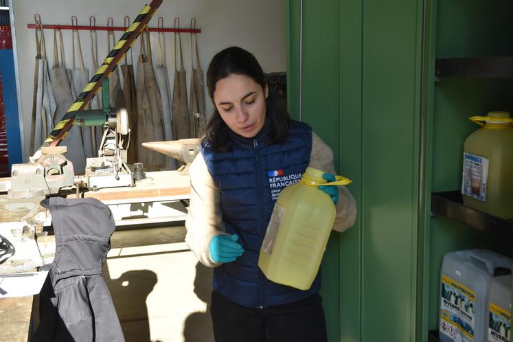 Jeudi 19 mars, à Magnanville (Yvelines). Les agents de la Driaaf ont pu expliqué le déroulé d'un contrôle phytosanitaire.