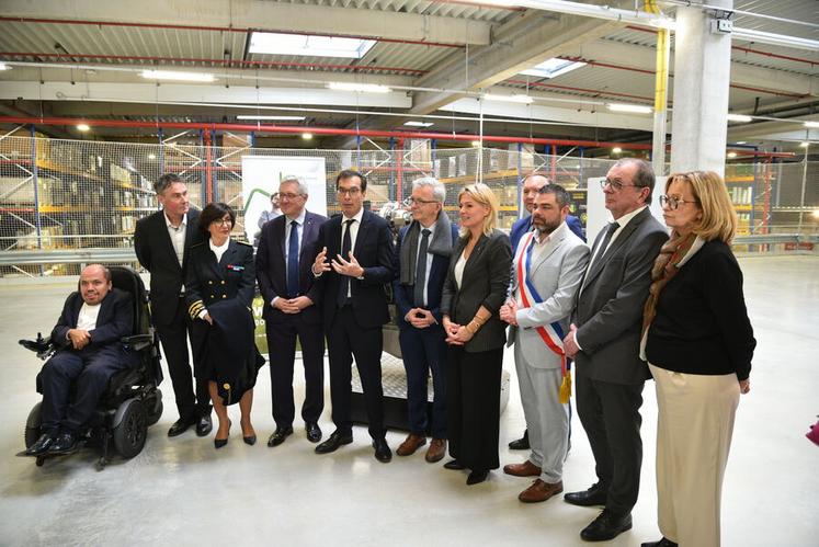 Vendredi 27 mars, à Saran. Le ministre du Travail et des Solidarités, en déplacement sur le site John Deere, a échangé avec les élus locaux et la direction de l’entreprise autour des enjeux d’inclusion et de conditions de travail.