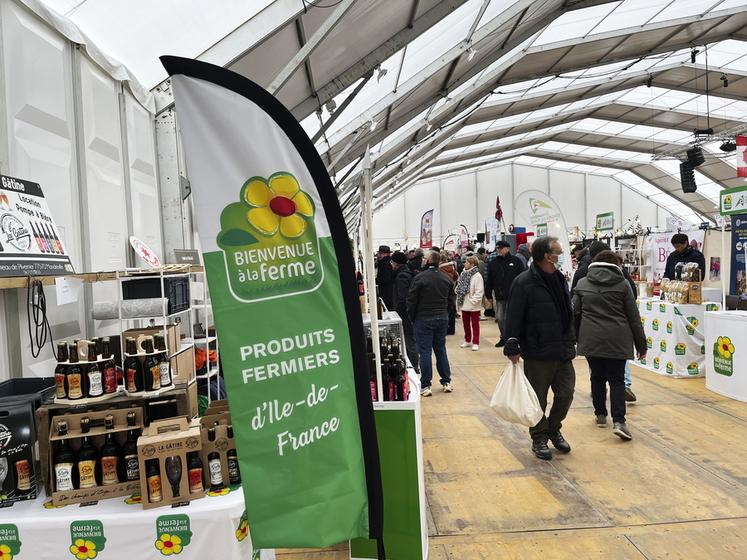 Vins, pâtes, bières, œufs, pains, farines, lentilles, huiles… Une allée où les produits seine-et-marnais s'exposent, ainsi que la marque des chambres d'Agriculture Bienvenue à la ferme.