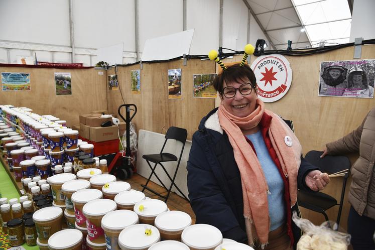 Les antennes de Maya pour Nathalie Véron, de la miellerie du même nom.