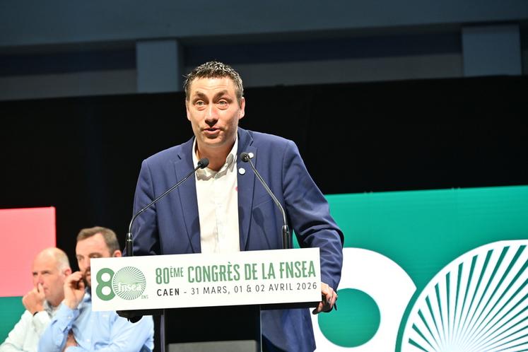 Samuel Vandaele durant le discours des régions.