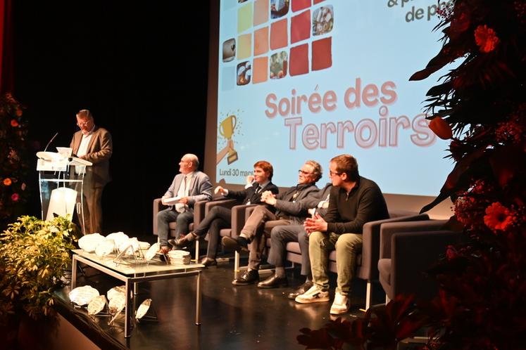 La Chaussée-Saint-Victor, lundi 30 mars. La troisième édition de la soirée des producteurs s'est tenue à la salle du Carroir en présence de plus de 150 personnes. 