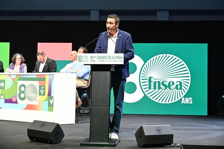 Mercredi 1er avril, à Caen (Calvados). Le président de la FRSEA Île-de-France, Samuel Vandaele, est intervenu à la tribune au moment du discours des régions.