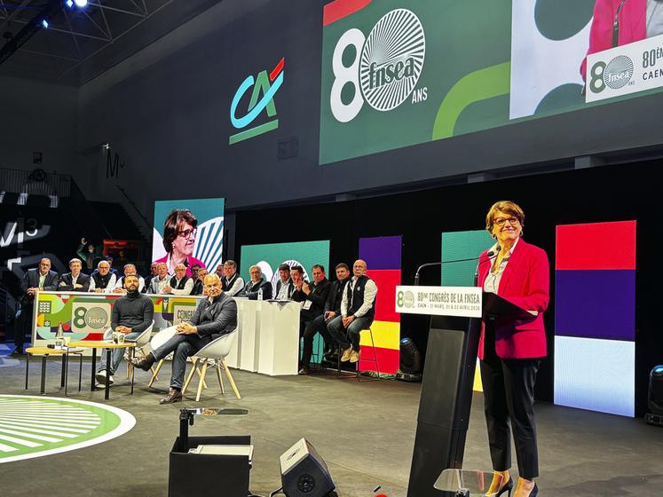 En clôture du congrès, la ministre de l'Agriculture, Annie Genevard, a tenté d'apaiser la colère agricole.