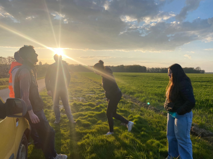Jeudi 2 avril, les Jeunes agriculteurs du canton de Gien ont repéré la parcelle qui doit recevoir Terre en fête en septembre prochain.