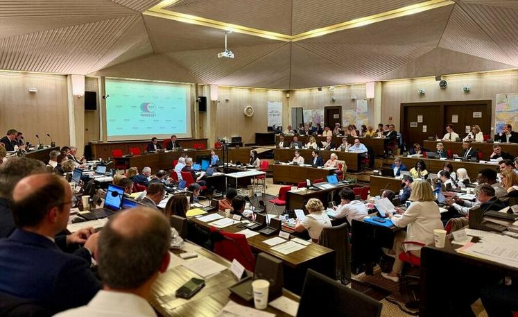 Le conseil métropolitain du 9 avril à Orléans a réélu Serge Grouard et installé le nouvel exécutif.