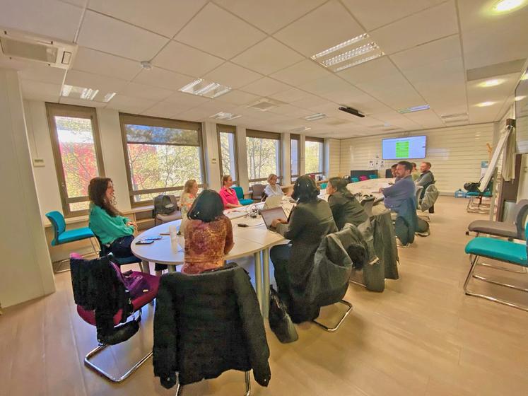 Le 7 avril à Paris. La réunion collective a été organisée par la chambre d’Agriculture dans le cadre de l’expérimentation de France services agriculture. 