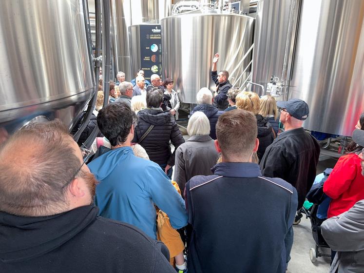 Les visites commentées de la brasserie font toujours le plein.
