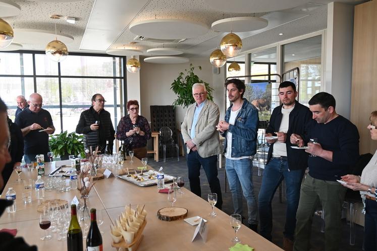 Lors d'une rencontre autour de la fine percheronne au CFA des métiers de Blois, lundi 23 mars, restaurateurs, bouchers et éleveurs ont dégusté des mets préparés avec de la viande de fine percheronne. 