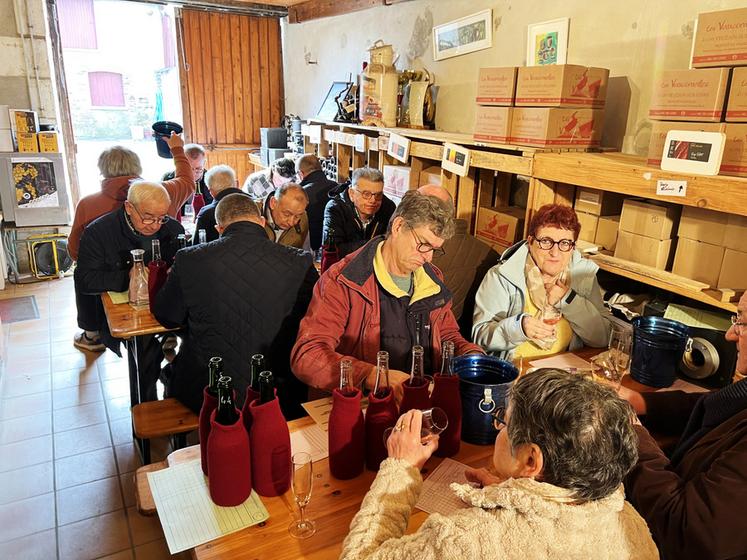 Le concours de l'appellation touraine-mesland s'est tenu le lundi 16 mars dernier à Veuzain-sur-Loire avec des jurés aguerris pour l'occasion. 