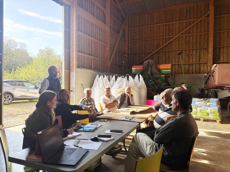 À Théméricourt (Val-d'Oise), mardi 14 avril. Le syndicat du Vexin a tenu un conseil d'administration.