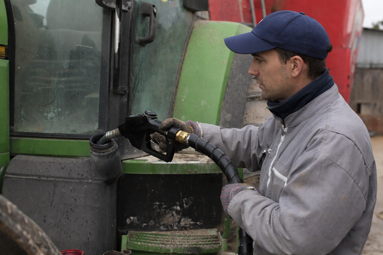 Même si c'est plus que celle octroyée en avril, la nouvelle aide de 15 centimes par litre promise en mai reste insuffisante.