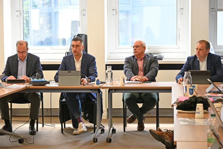 Paris, lundi 11 mai, lors de la réunion de travail du Conseil de l'agriculture francilienne dans les locaux de la FNSafer.