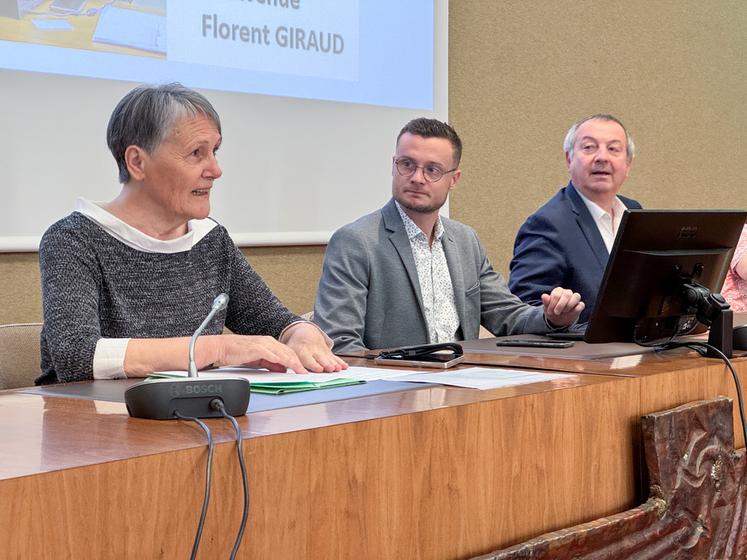 Le 9 avril, à Chartres. Pour faire face à une concurrence féroce, Gîtes de France Eure-et-Loir, présidée par Annie Constantin, fait appel à Florent Giraud (au c.) pour se développer.