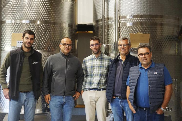 Réunis sous le nom des Vignerons franciliens, les cinq agriculteurs franciliens ont monté leur chai aux Granges-le-Roi (Essonne).