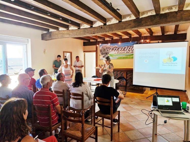 Jeudi 18 juin, l’Association des trufficulteurs de Beauce-Val de Loire a dressé le bilan d’une saison moins généreuse en volumes, mais marquée par la réussite du marché d’Orléans et la poursuite des actions de formation.