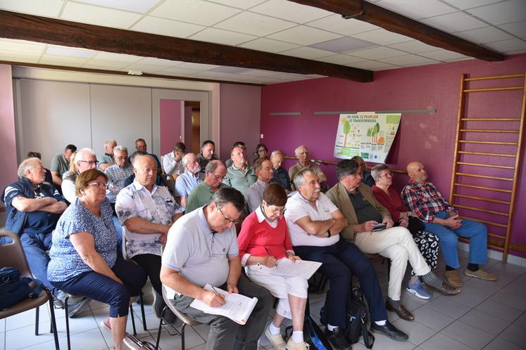Éverly, samedi 23 mai. Les populiculteurs ont assisté en nombre à leur assemblée générale.