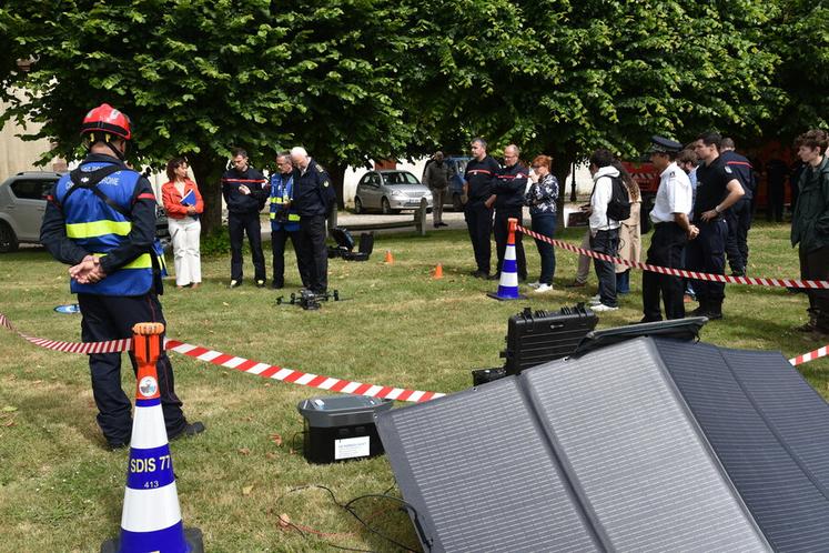 Les drones aident à la reconnaissance. 