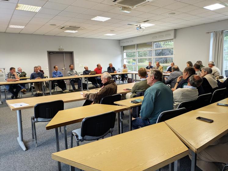 Mardi 9 juin, au Chesnay (Yvelines). Le conseil d'administration de la FDSEA Île-de-France s'est réuni pour discuter des enjeux du moment.